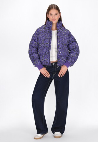 MYMO Talvitakki värissä lila