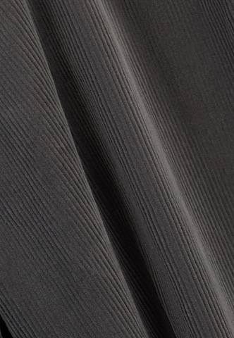 Boggi Milano Slim fit Chino trousers in Grey: front