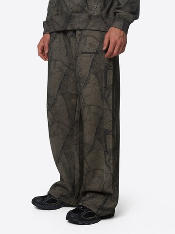Good For Nothing Wide Leg Hose in Braun