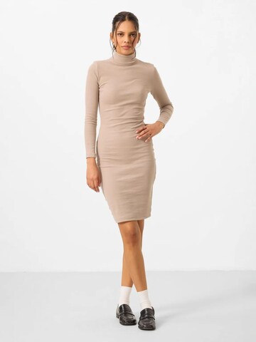 Robe Tommy Life en mélange de couleurs