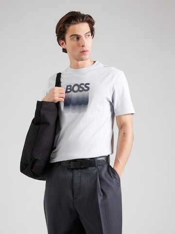 BOSS Póló 'Insignia' - szürke: elől