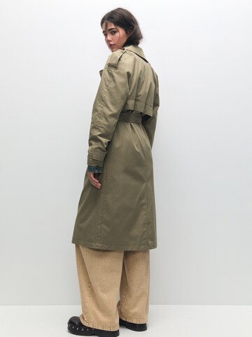 Pull&Bear Between-Seasons Coat in Green