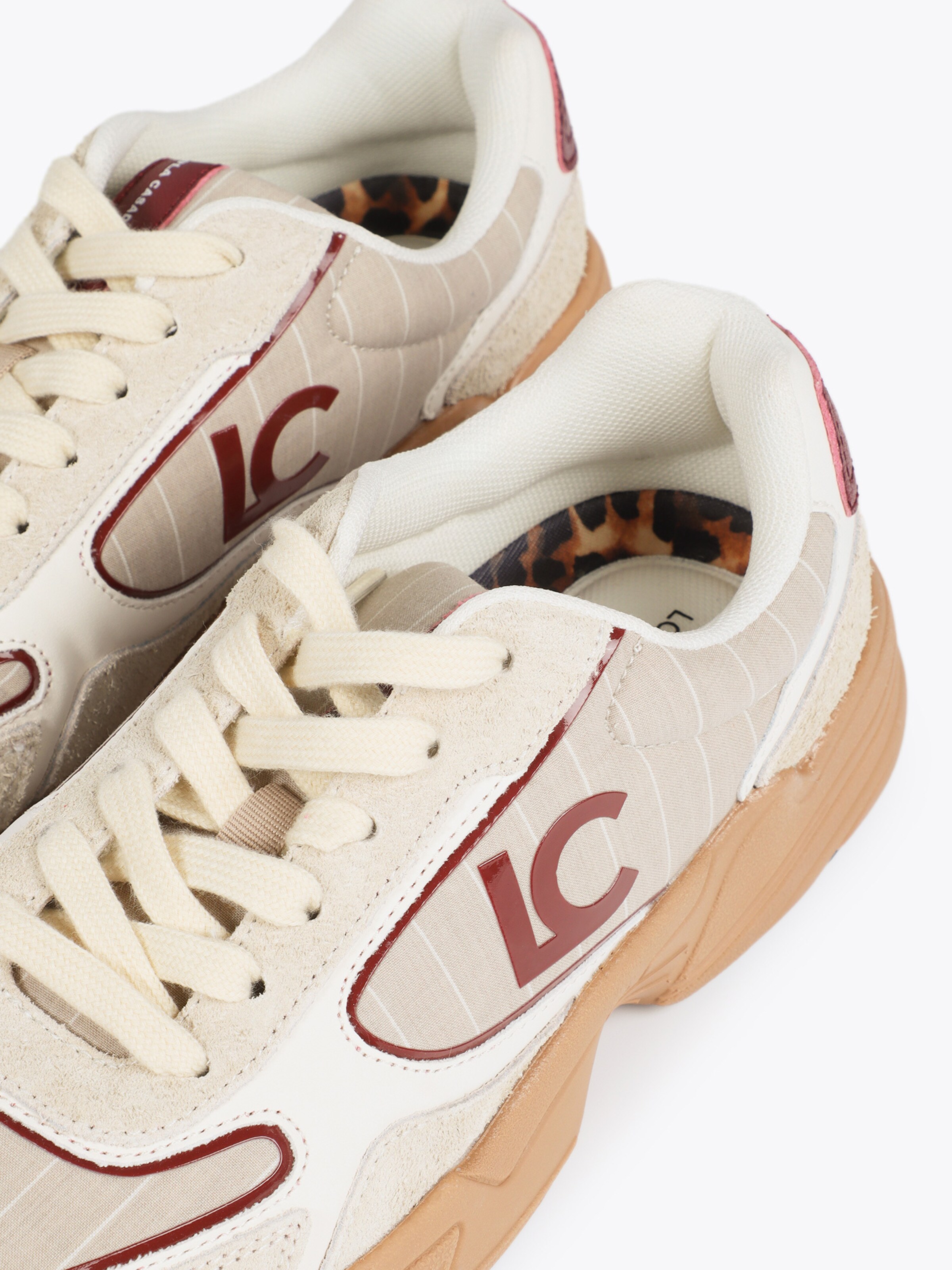 Baskets basses Lola Casademunt en beige