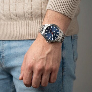 Montre à affichage analogique LORUS en argent : devant