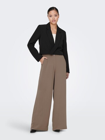 Wide leg Pantaloni 'Vincent' de la JDY pe maro