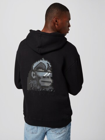 Sweat-shirt 'Finn' About You x Cyberkongz en noir : devant