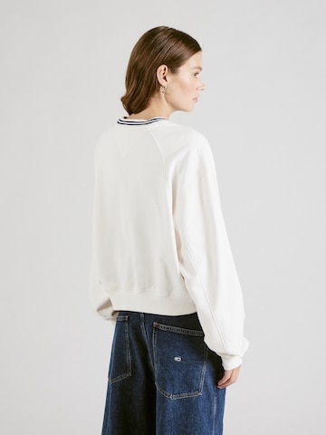 Tommy Jeans Sweatshirt 'ARCHIVE GAMES' i hvid