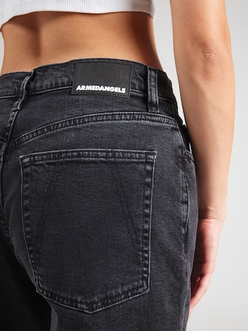 ARMEDANGELS Loosefit Džíny 'Mairaa' – černá