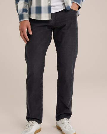 WE Fashion Regular Jeans in Black: front
