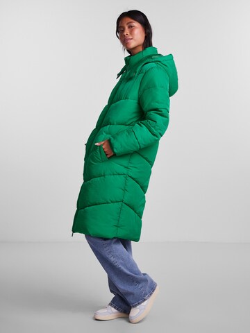 PIECES Winter Coat 'Jamilla' in Green