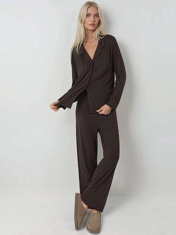 Hiccup Pajama in Brown: front