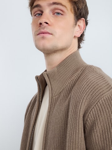 BALMOHK Strickjacke in Braun