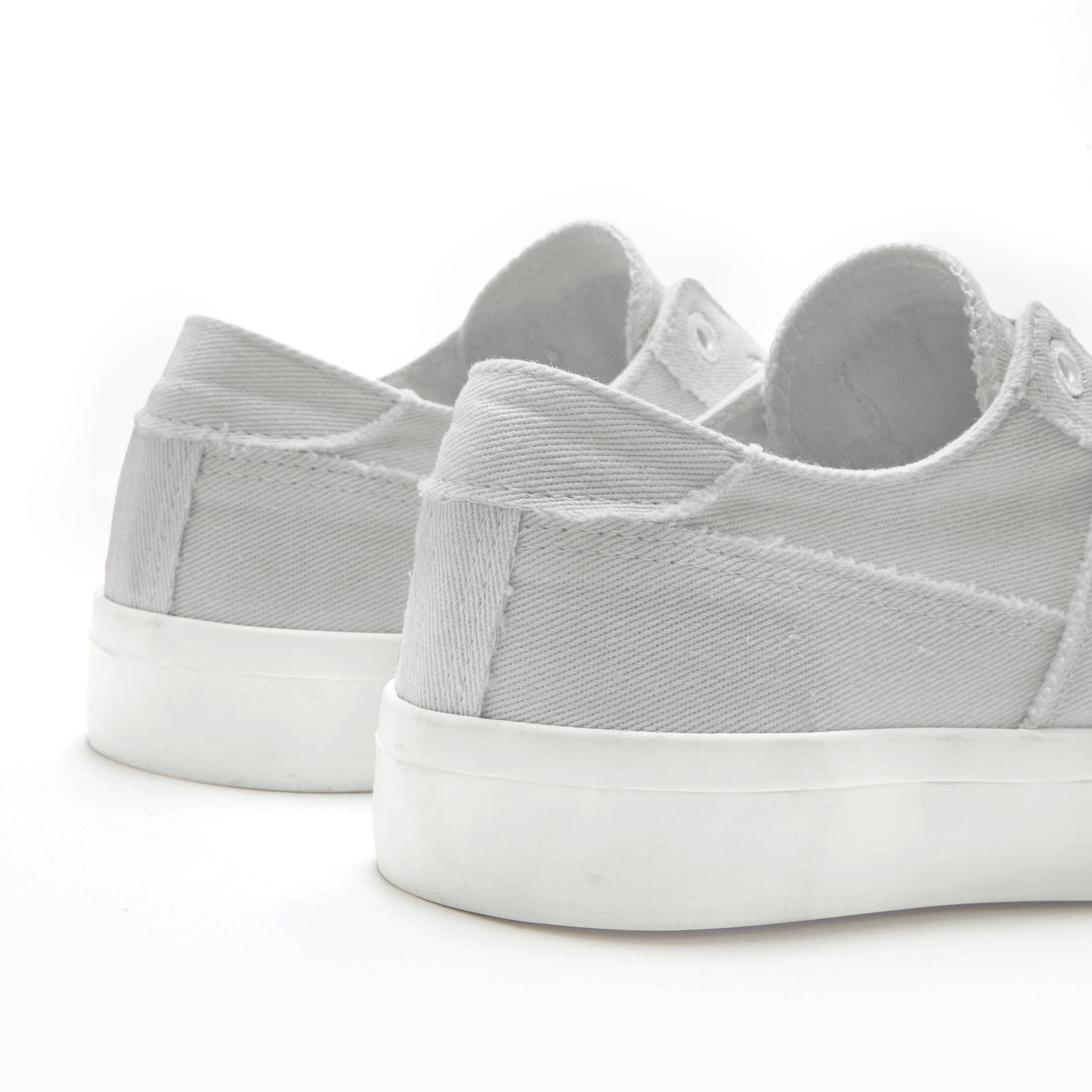 Scarpa slip-on di Elbsand in grigio