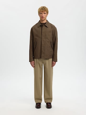 SELECTED Tussenjas in Bruin