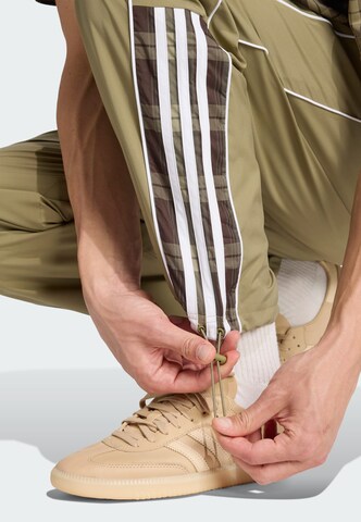 Loosefit Pantalon 'Tartan' ADIDAS ORIGINALS en vert
