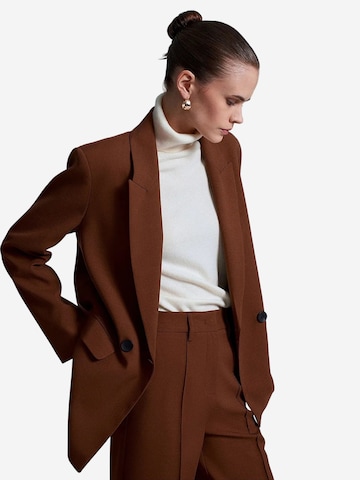 Dilvin Blazer in Braun