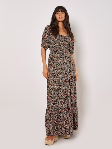 Apricot Dress ' ' in Black: front