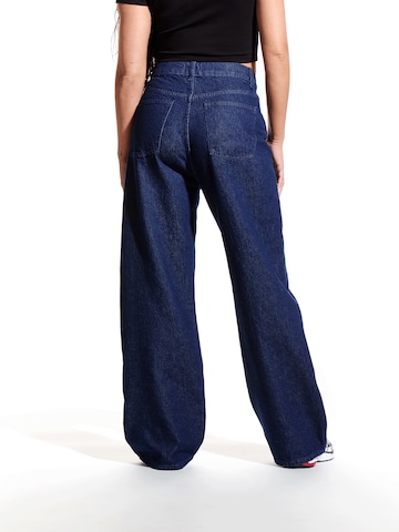 Flared Jeans di sry dad. co-created by ABOUT YOU in blu