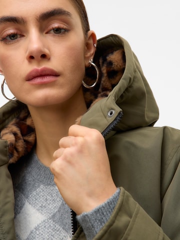 VERO MODA Winter Parka in Green