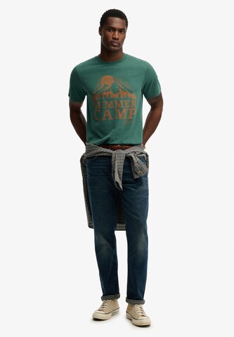 T-Shirt 'Retro Outdoor' Superdry & Co en vert