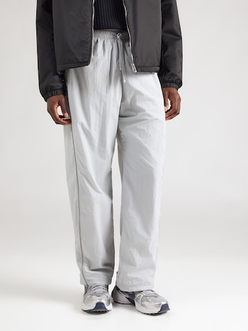 Baggy Pantalon HOLLISTER en gris : devant