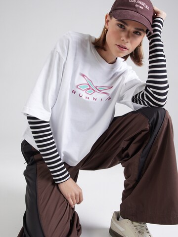 Reebok Футболка в Белый: спереди