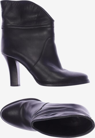 BOSS Dress Boots in 38 in Black: front