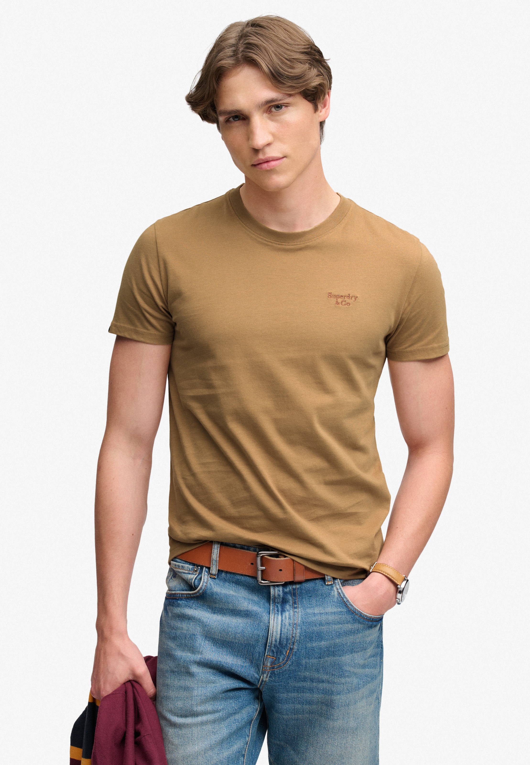 Superdry & Co Shirt 'Essential Serif' in Bruin: voorkant