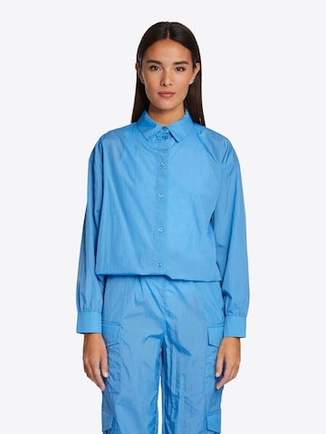 Rich & Royal Blouse in Blue: front
