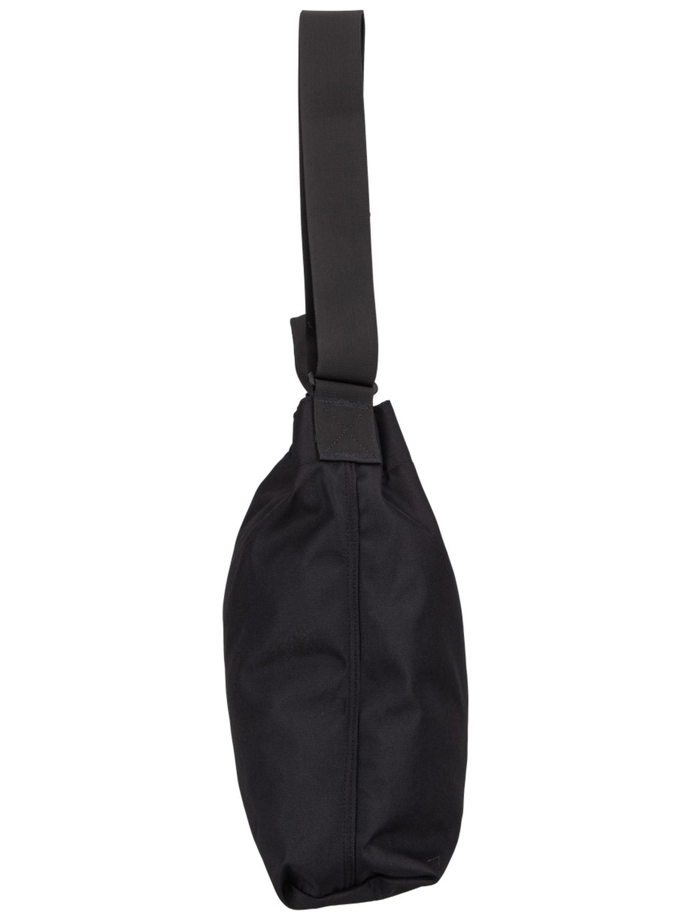 SANDQVIST Handtasche in Schwarz