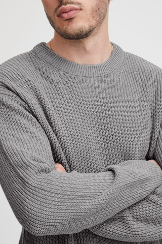!Solid Pullover in Grau