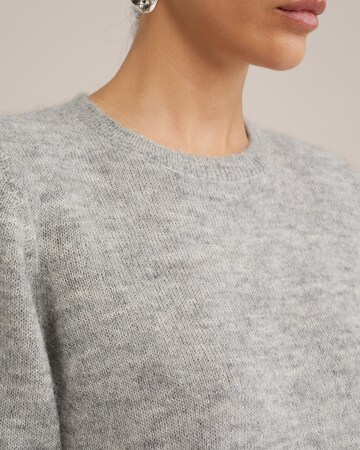 WE Fashion Sweater in Grey