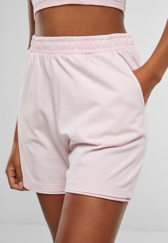 Urban Classics Loosefit Shorts in Pink