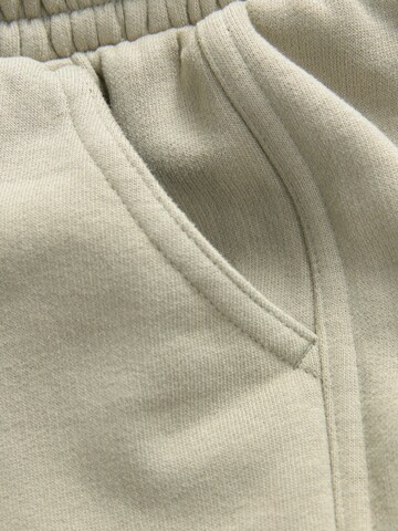 Next Tapered Hose in Grau
