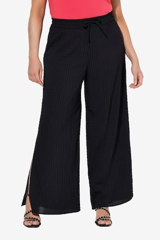 Ulla Popken Wide Leg Housut värissä musta: etupuoli