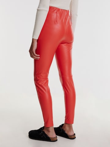 EDITED Skinny Leggingsit 'Teresa' värissä punainen