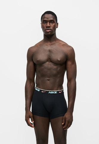 Boxeri 'Everyday' de la NIKE Underwear pe negru: față