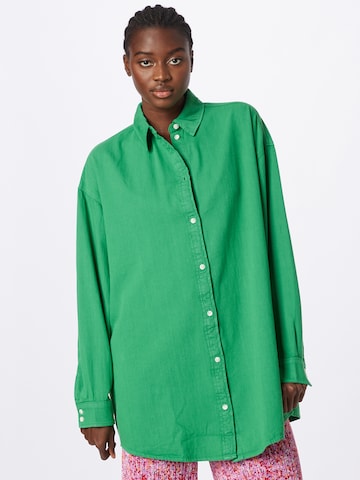 Monki Blouse in Green: front