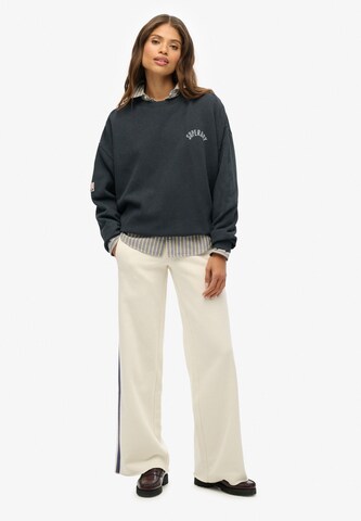 Sweat-shirt 'Athletic Essentials' Superdry en bleu