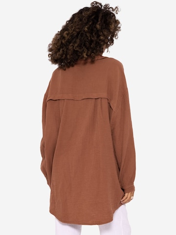 SASSYCLASSY Bluse i brun