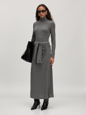 Gonna 'Emine' di EDITED in grigio