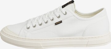 Superdry Sneakers in White: front