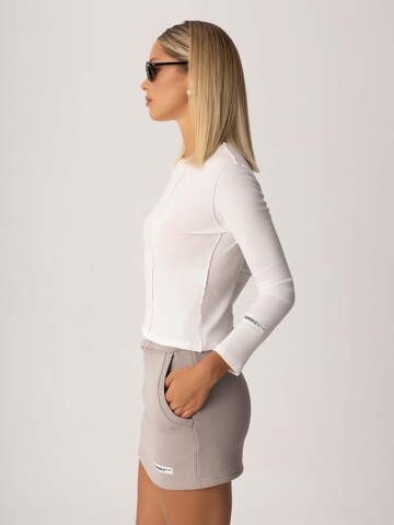 FEMSSY Shirts 'ELIA BLOUSE WHITE' i hvid