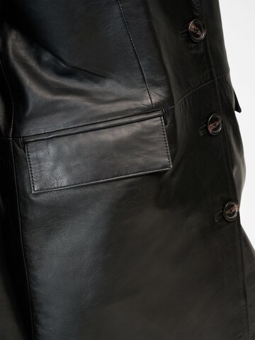 Manteau mi-saison 'Glossy' RICANO en noir