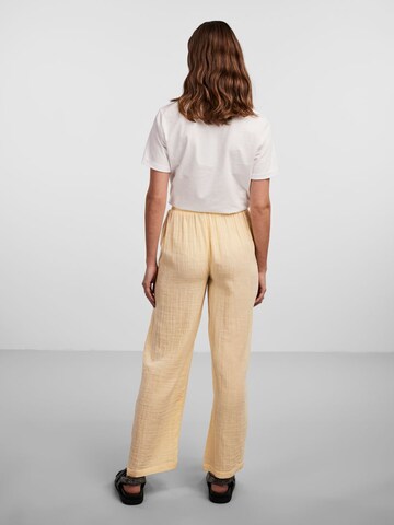 Loosefit Pantalon 'Kiara' PIECES en jaune