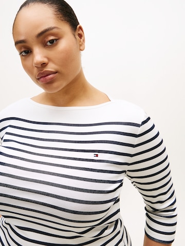 Maglietta 'CODY' di Tommy Hilfiger Curve in bianco