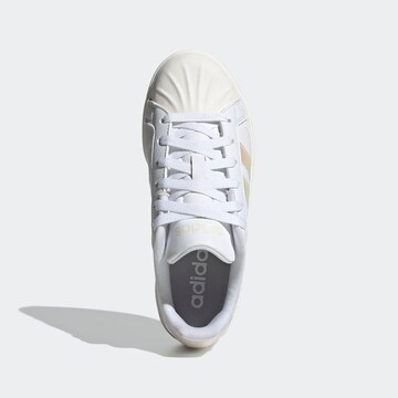 Chaussure de sport ADIDAS SPORTSWEAR en blanc