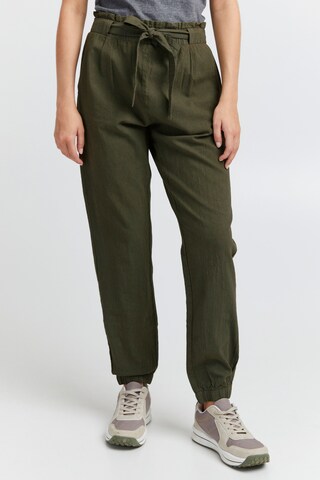 Oxmo Loose fit Pleat-Front Pants 'Lennja' in Green: front