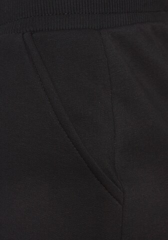 LASCANA Regular Pants in Black