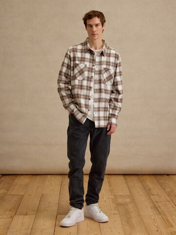 DAN FOX APPAREL Regular fit Button Up Shirt 'Mattes' in Brown